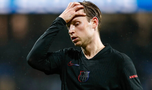 У звезды Барселоны проблемы с контрактом. Он перейдет в другой гранд Барселоны, Йонг, Френки, Юнайтед