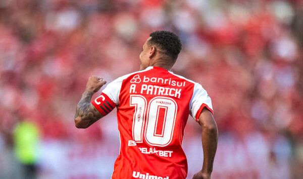 Экс-игрок Шахтера набрал невероятную форму в Бразилии Шахтер, Алан, Патрик, Интернасьонал, России