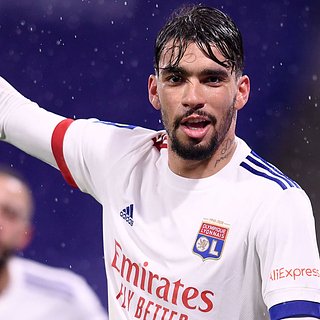 Игрока клуба АПЛ заподозрили в получении желтой карточки в качестве подарка брату Пакета, Англии, Виллой, Севильи