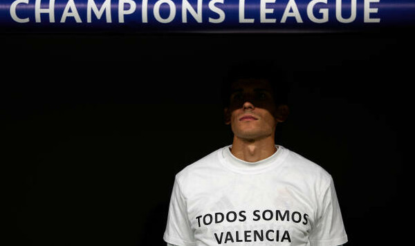 Идеальный вариант. За игрока Реала борются сразу 2 клуба Реал, Гранады, Сарагоса, Вальехо, Хесус