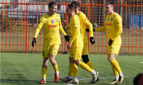 Буковина и Агробизнес проводят спарринг. Стартовые составы Агробизнес, Буковина, Закарпатье