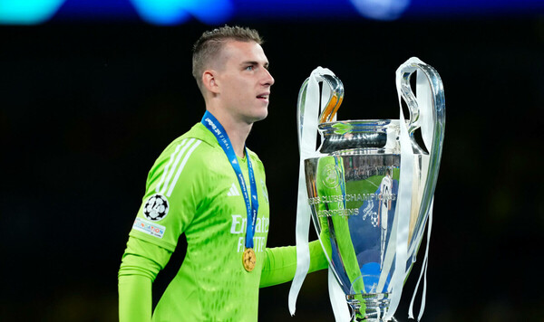 Футболист сборной Украины отказался переходить в Барселону Андрея, Лапорта, Лунин, Барселону