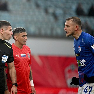 В «Факеле» назвали абсурдом обвинения в расизме со стороны «Зенита» Зенит, Факел, Божин, Сергея