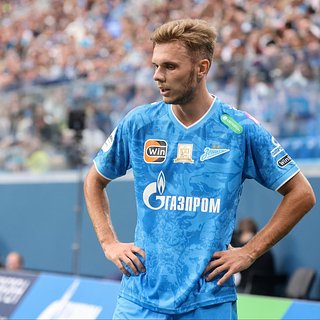 «Зенит» ответил на информацию об уходе футболиста с тренировки со словами «что-то холодно» Семака, Глушенков, Зенита, Mash, Сергея