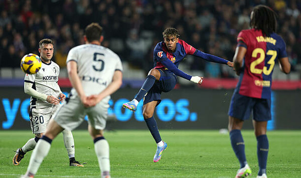 Барселона разгромила Осасуну и стала единоличным лидером Ла Лиги Барселона, Атлетик, Испании, Осасуну, Лиги