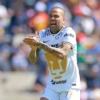 Суд отменил приговор обвиненному в изнасиловании футболисту Алвесу Кубок, Алвесу, Бразилии, Испании, Олимпийских