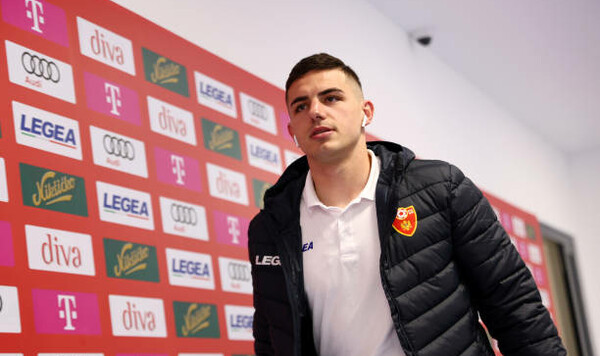 Что будет с Довбиком? Рома определилась с кандидатами на позицию форварда Довбику, Крстович, Рома, Никола, Бето