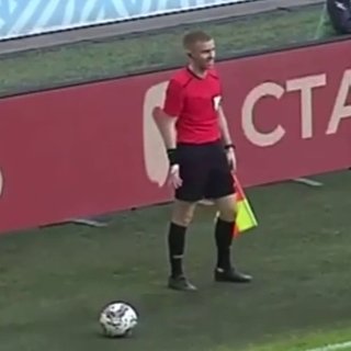 Российский футбольный клуб наказали за брошенный фанатом в судью козинак Российской, Ротор, Родины, Зенитом