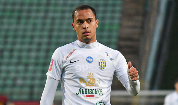 Звезда Карпат обнародовал четкий кадр: «Разве это не пенальти?» Карпат, Бруниньо, Полесье