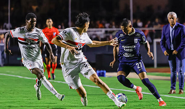 Альянса Лима впервые за 20 матчей не проиграла бразильской команде Альянсы, Паоло, Герреро