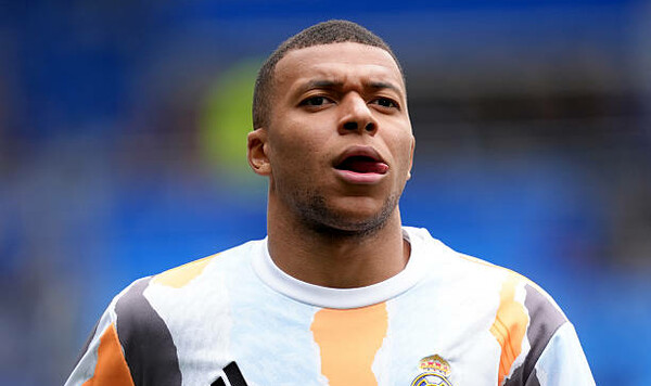 Известно, что сказал Мбаппе Пересу после красной карты в игре с Алавесом Мбаппе, Алавес, Пересу, Килиан