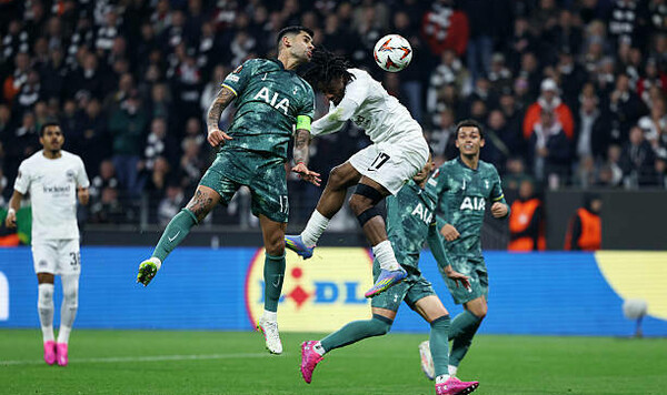 Тоттенхэм, Германии, Невероятное, Jóhannsson, Именно