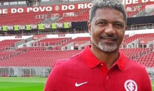 Не Туран. Экс-игрок Барселоны может возглавить украинский клуб Алвес, Барселоны, Алоисо, Пирес