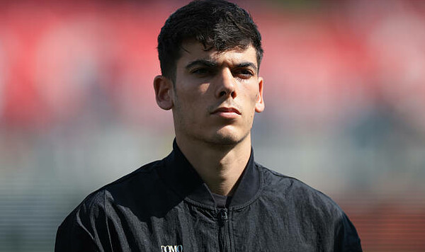 Барселона совершила первый трансфер летнего окна. Известна сумма Комо, Алекс, Валье, Барселоны