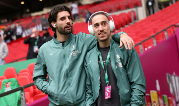 Собослаи и Цимикас вписали свое имя в историю АПЛ Цимикас, Костас, Собослаи, Ливерпуль