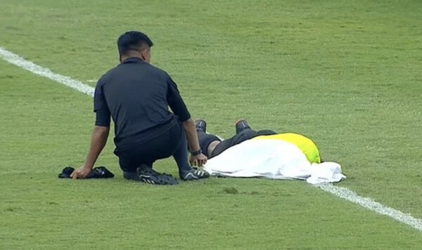 Атака на арбитра. В Индии прервали футбольный матч из-за необычных гостей Мумбаи, Сити, Индии, Интер