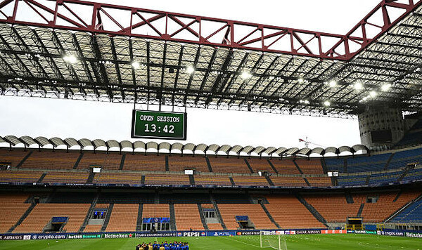 Барселона, Интер, Лиги, Милане