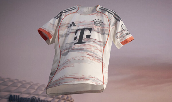 Бавария представила новый комплект формы на следующий сезон Бавария, Бундеслиги, Менхенгладбаха