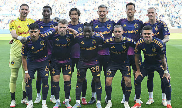 Чемпион MLS проиграл сопернику, который за матч так и не попал по воротам Анджелес, Гэлакси, Сити, Спортинг, Канзас