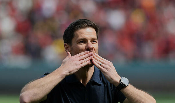 Алонсо выбрал 4 позиции, которые Реал должен усилить. Есть список игроков Реал, Флориан, Вирц, Валенсия, Хави