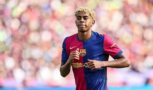 Барселона планирует продлить контракт с одним из лучших игроков в мире Барселона, Деку, Ямаль