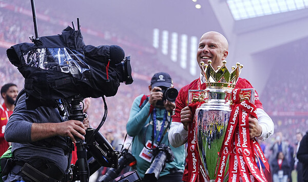 Слот стал вторым в истории Ливерпуля лучшим тренером АПЛ Ливерпуля, Алекс, Фергюсон, Манчестер, Юнайтед