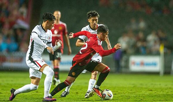 Финиш сезона. Ман Юнайтед обыграл сборную Гонконга во время турне по Азии Гонконг, Юнайтед, Манчестер, Красных, Джуниньо