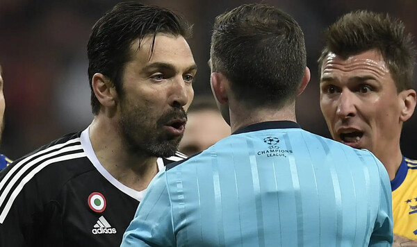 БУФФОН: «До сих пор я не знаю, почему он так поступил. Стыдно» Буффон, Джанлуиджи, Италии