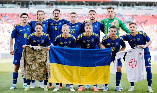 Украины, Канады, Shield, Canadian