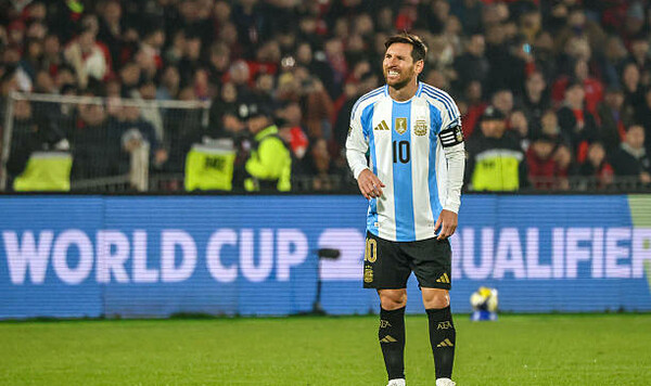 Лионель Месси принял решение о возвращении в Барселону Месси, Лионель, Аргентины, Канаде