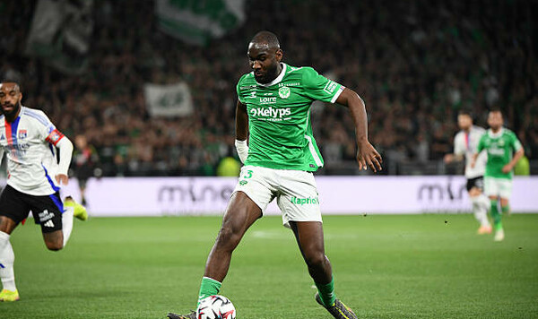 10 чемпионств. Динамо нацелилось на защитника именитого клуба Микаэль, Сент, Наде, Динамо, Этьен