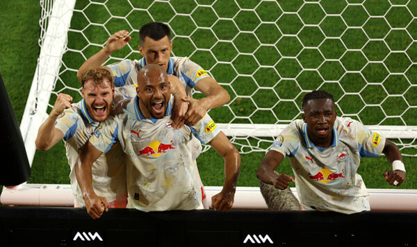 Пачука, Зальцбург, Цинциннати, Стэдиум