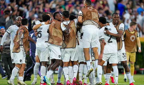 Ботафого продолжил беспроигрышное шествие южноамериканских команд на КЧМ Америки, Южной, Коринтианс