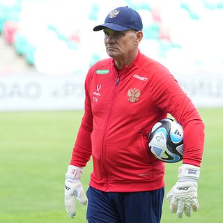 У тренера сборной России по футболу нашли третью жену Кафанов, России, Туркменская, Хайруллина