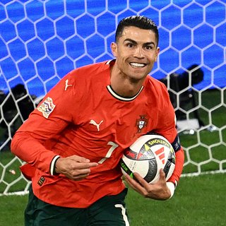 Наср, Роналду, История