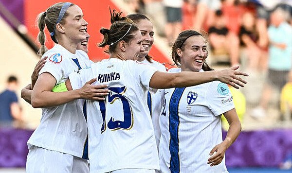Стартовало женское Евро-2025. В матче открытия – неожиданный результат Финляндии, Евро, Швейцарии, Исландия, Косола