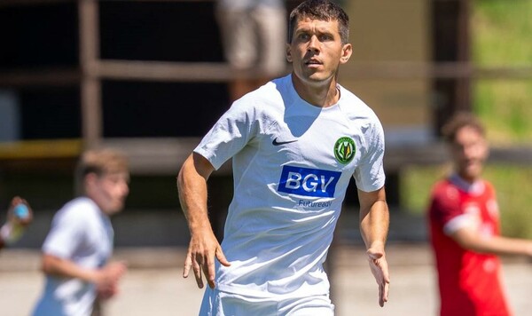 Помощь для Ротаня? В составе Полесья дебютировал 42-летний футболист Полесья, Кравченко, Ротаня, Сергей, Лиге