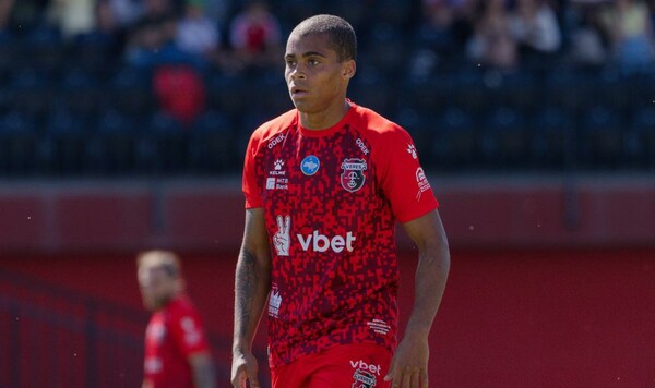 Денис НДУКВЕ: «Очень рад, что забил в первой же игре за Верес» Верес, Денис, Очень, Колосом