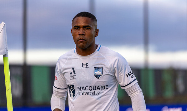 Экс-звезда Шахтера, добившаяся мировой известности, может перейти в Нефтчи Коста, Шахтера, Нефтчи, Дуглас, Сиднею