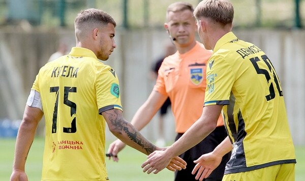 Рух проводит контрольный матч с Эпицентром. Стартовые составы Эпицентр, Руха, Черноморец, Ниву, Подолье