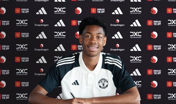 ОФИЦИАЛЬНО. Ман Юнайтед подписал нападающего, которого сразу отдал в аренду Юнайтед, Энцо, Гавра, Манчестер