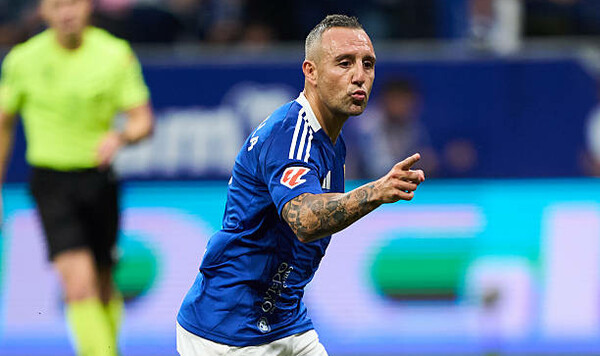 ОФИЦИАЛЬНО. Легендарный ветеран продлил контракт с новичком Ла Лиги Кубка, Санти, Касорла, Англии