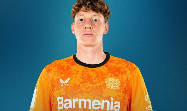 Байера, Славия, Петренко, Прага, Викторию