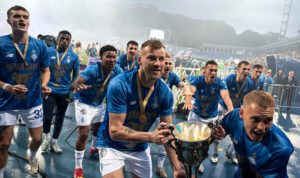 Киевское Динамо представит три комплекта новой формы. Известны детали Динамо, Киев, Украины