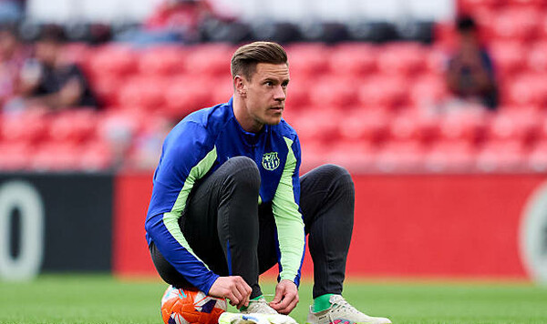 Больше не капитан. В Барселоне создают невыносимые условия для голкипера Штеген, Барселоне, Рафинья, Педри, Йонг