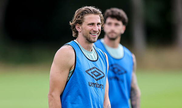 Забарный провел беседу с Энрике. Украинец принял судьбоносное решение Забарный, Борнмуту, Энрике, Хелаифи