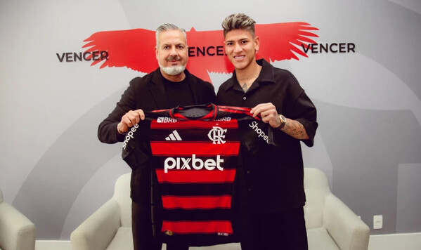 Фламенго за 12,5 млн евро купил экс-игрока Карпат. Он 3,5 года отыграл в рф Карпат, Карраскаля, Фламенго, Севилье