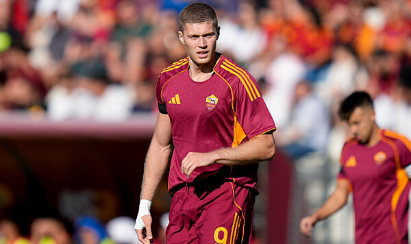 Довбик, Лидс, Вест, Артем, Эван