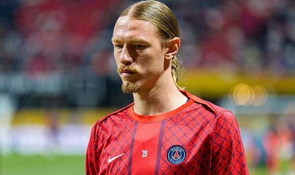 Борнмута, Матвей, Забарного, Сафонов