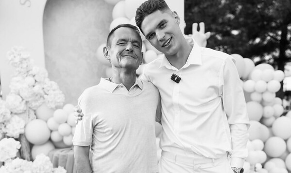 «Завтра у тебя должен был быть день рождения». У Георгия Судакова умер отец Судаков, Сынок, Георгия